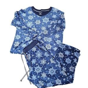 Nautica blue and white snow flake print long sleeve comfy pajama set Size medium